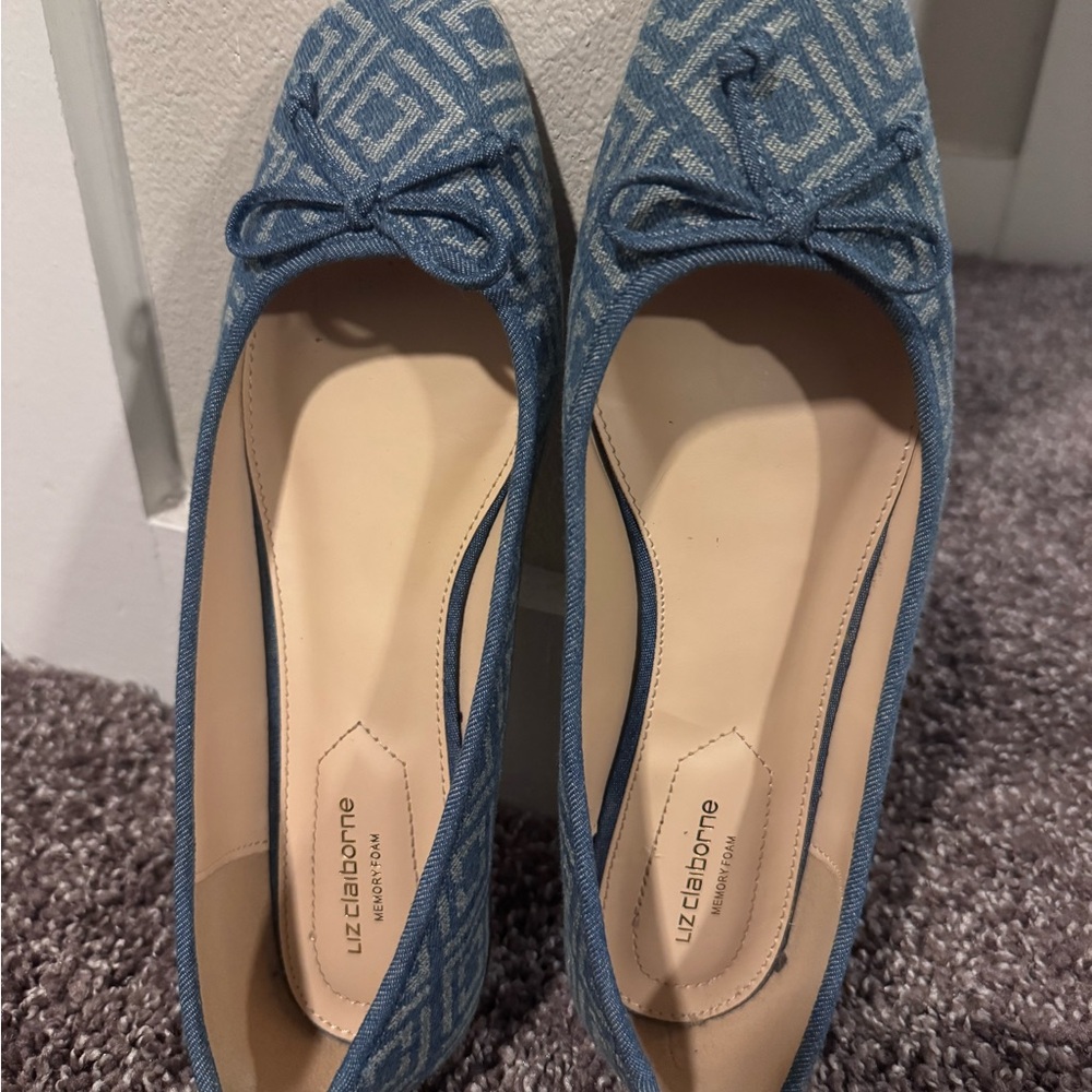 Liz Claiborne Light Blue Geometric Ballet Flats